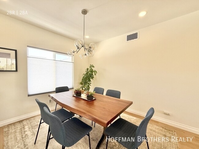 Foto del edificio - 1909 Pelham Ave