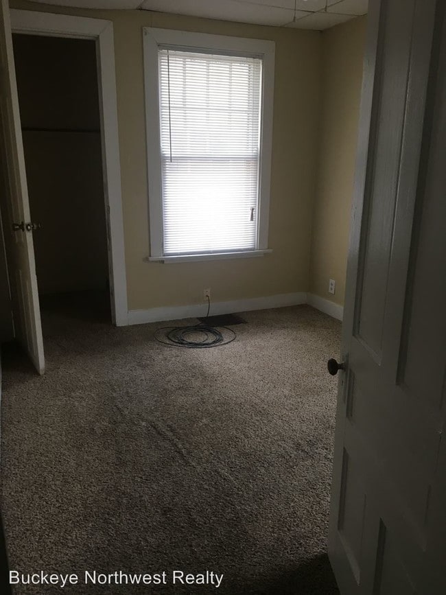 666 Oswald St, Toledo, OH 43605 Apartment for Rent in Toledo, OH