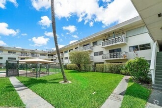 Building Photo - 4200 NW 3rd Ct