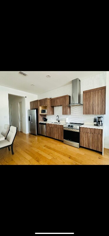 Building Photo - 915 Lucia Dr