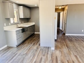 Building Photo - 60399 Granada Dr