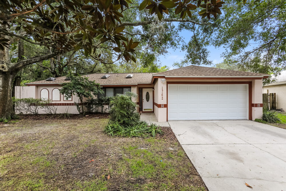 Foto principal - 1762 Sun Ridge Dr