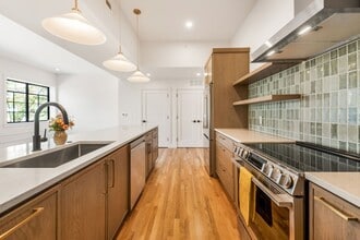 Building Photo - 29 Page Ave