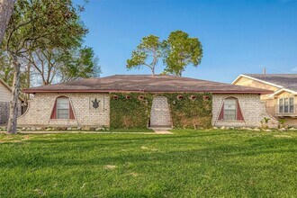 Building Photo - 11406 High Star Dr