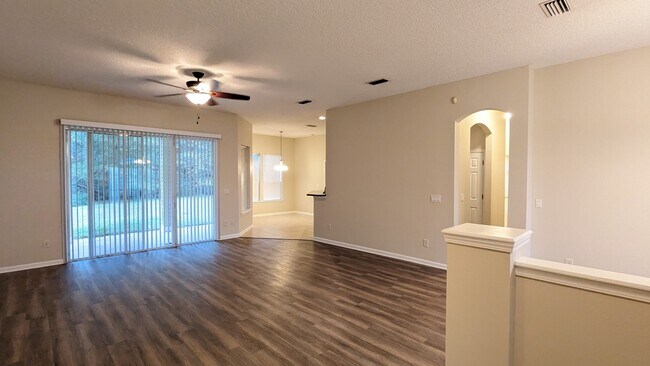 Building Photo - 5190 Johnson Lake Ct