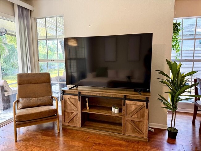 Foto del edificio - 6905 Lake Pl Ct