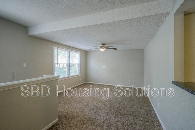 Building Photo - 1404 N Pearl Dr