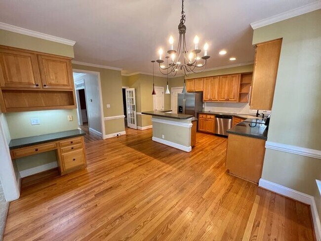 Foto del edificio - Executive 4 Bedroom Home in Established Ca...