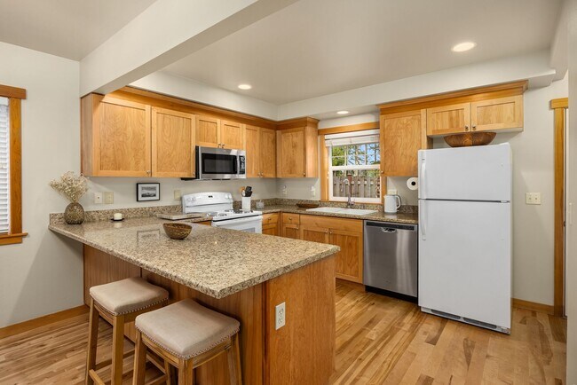 Foto del edificio - Impeccable Bainbridge Island Townhome