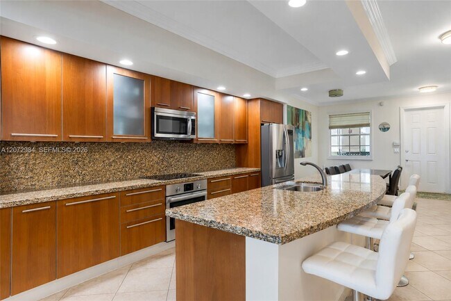 Building Photo - 4445 El Mar Dr