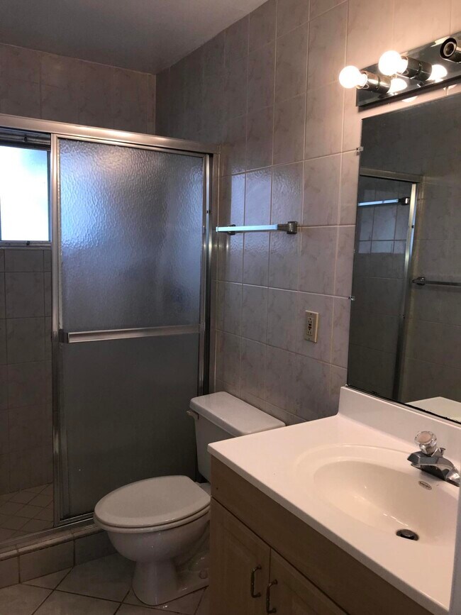 Foto del edificio - 2630 Emory Dr W