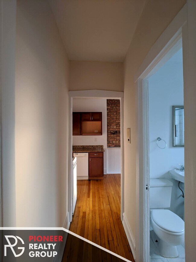 Foto del edificio - 953 W Cornelia Ave