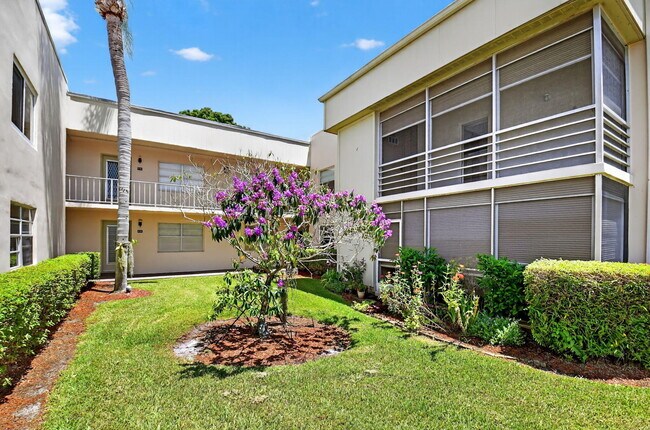 Foto del edificio - 341 Capri H