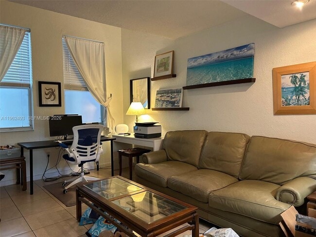 Building Photo - 8950 SW 69th Ct