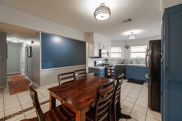 Building Photo - 857 Chanticleers Ln