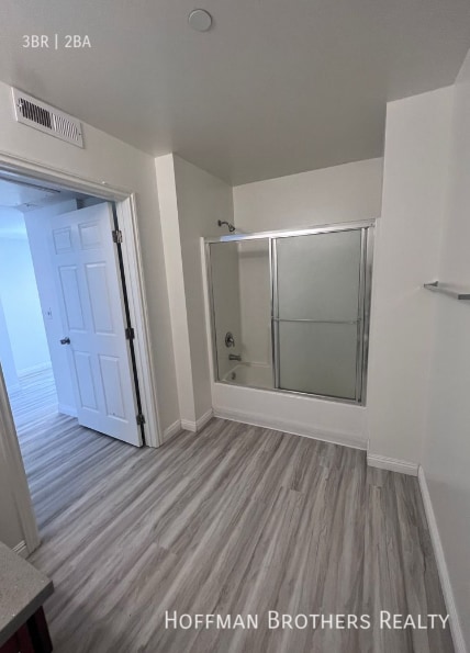 Building Photo - 6829 Simpson Ave