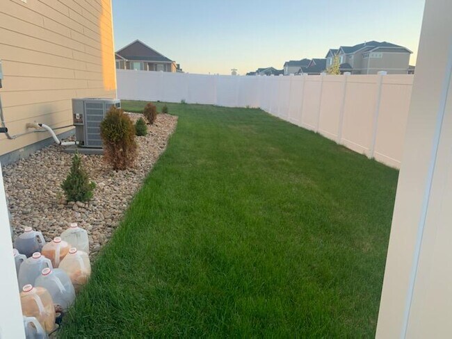 Building Photo - 1040 Mount Oxford Ave