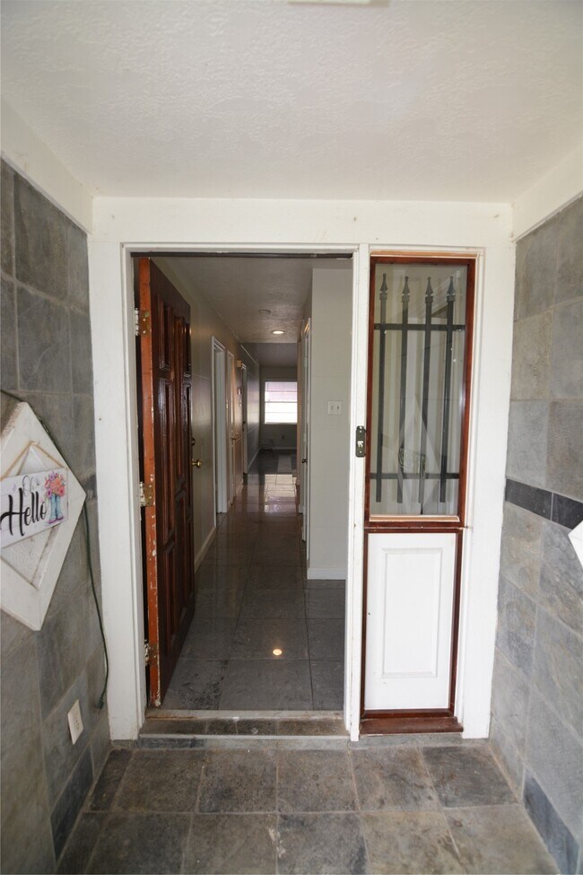 Foto del edificio - 11522 High Star Dr