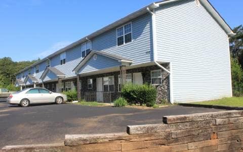 Building Photo - Hilltop