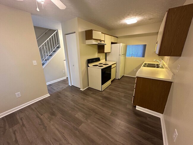 Foto del edificio - Convenient Townhome Close to I81