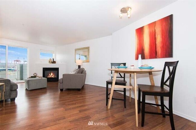 Foto del edificio - 3318 30th Ave SW
