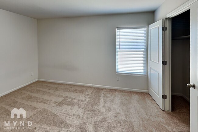 Building Photo - 222 S Picacho Heights Rd