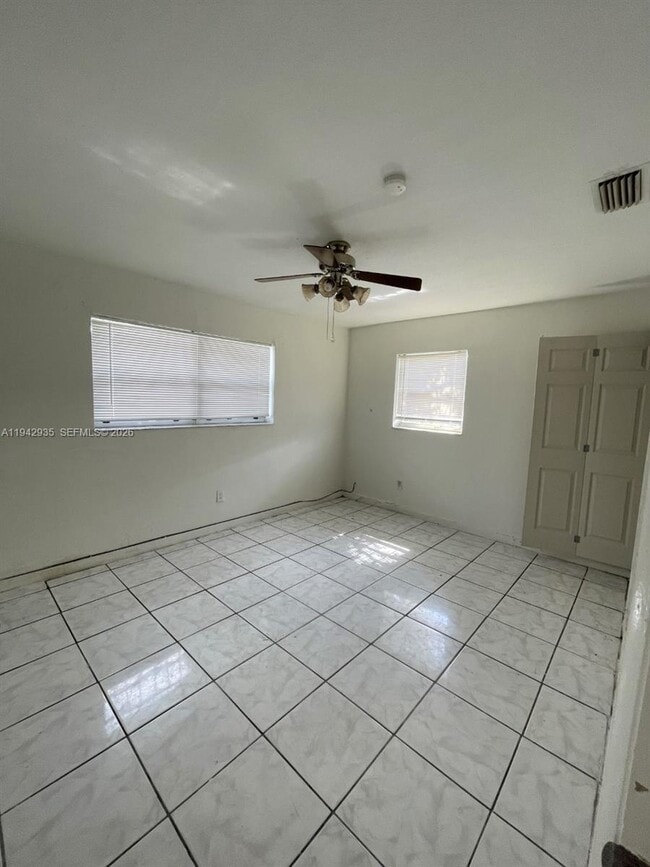 Foto del edificio - 2831 NW 13th Ct