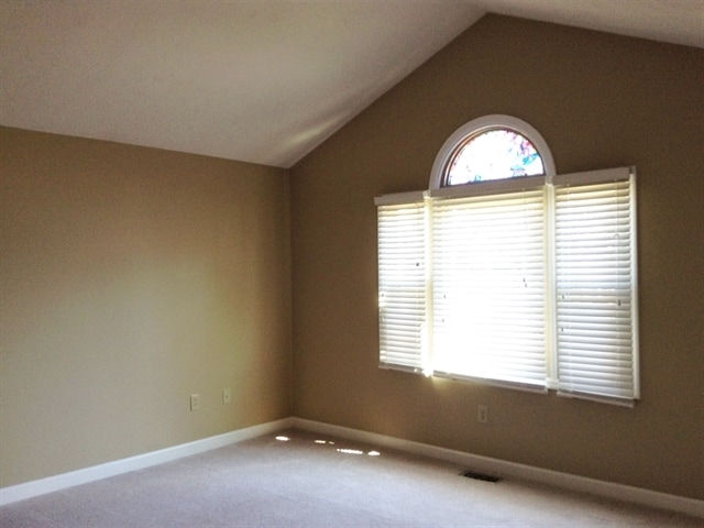 Building Photo - 121 Old Carriage Drive