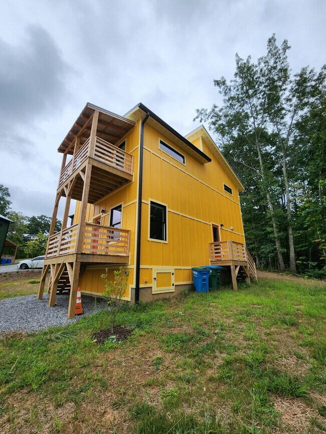 Foto del edificio - Swannanoa Rental