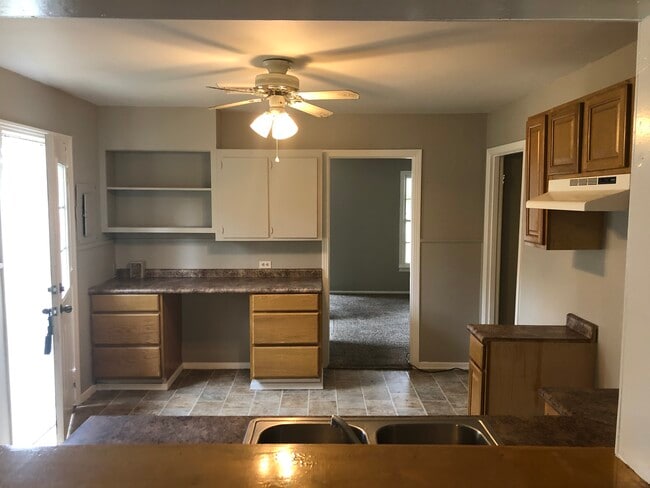 Building Photo - 421 Wilmuth St