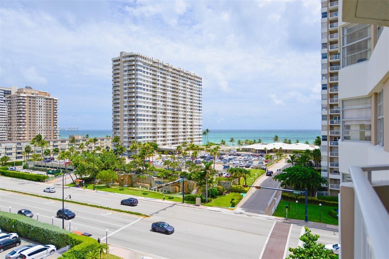 Foto principal - 1985 S Ocean Dr