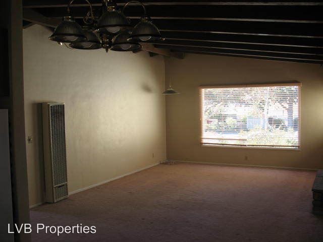 Building Photo - 833 Santa Ysabel Ave