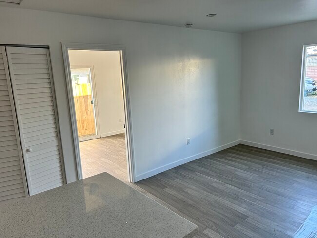 Foto del edificio - 7059 Stanford Ave