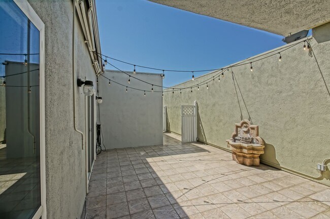 Foto del edificio - Bright & Spacious, 4BR3BA Home in the Private, Gated Community w/ 2 Pools, Clubhouse, Playground ...