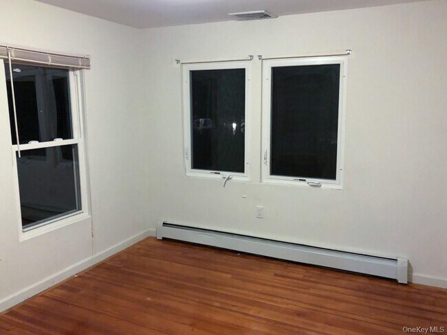Building Photo - 122 Combs Ave