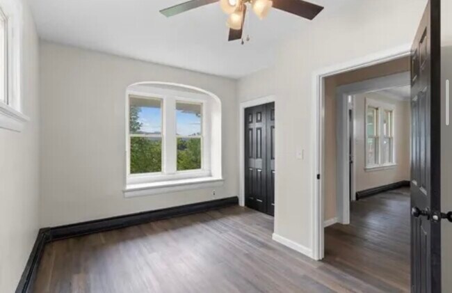 Building Photo - 14 Echo Ter