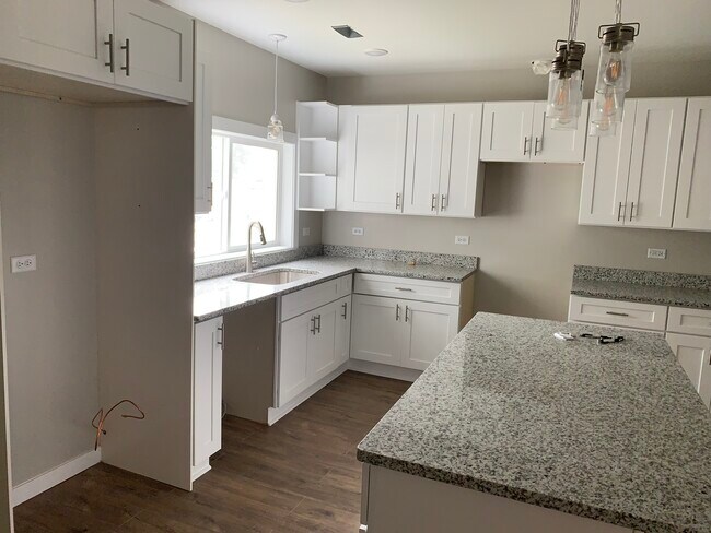 Kitchen - 432 S Fourth St