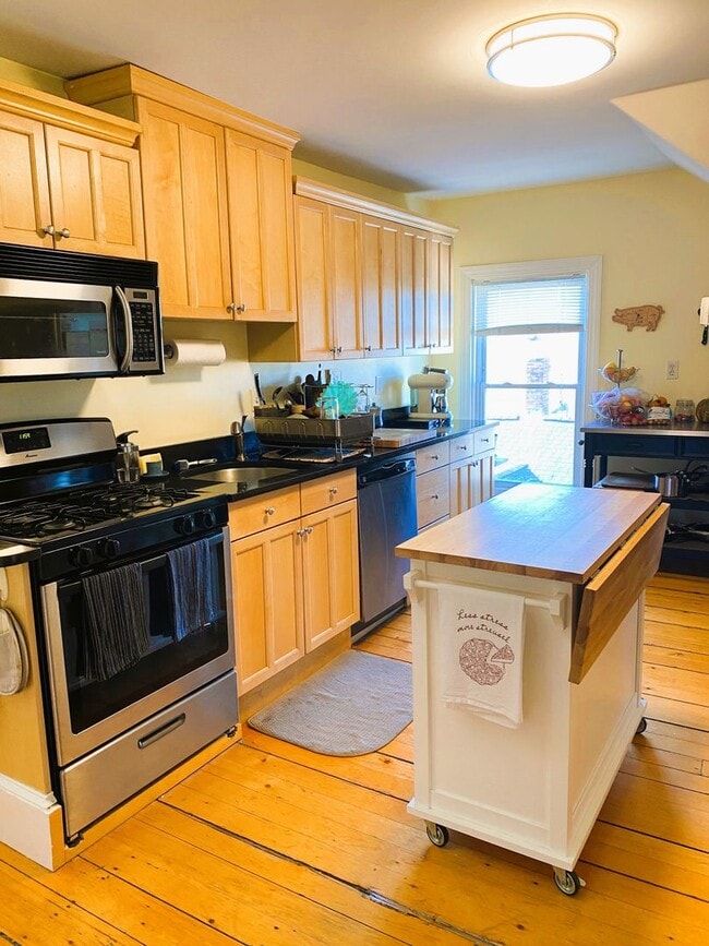 Foto del edificio - 74 Woodbine St