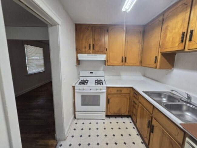 Building Photo - 2623 Plum St