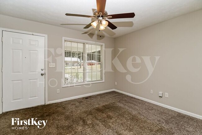 Foto del edificio - 8215 Collier St SW