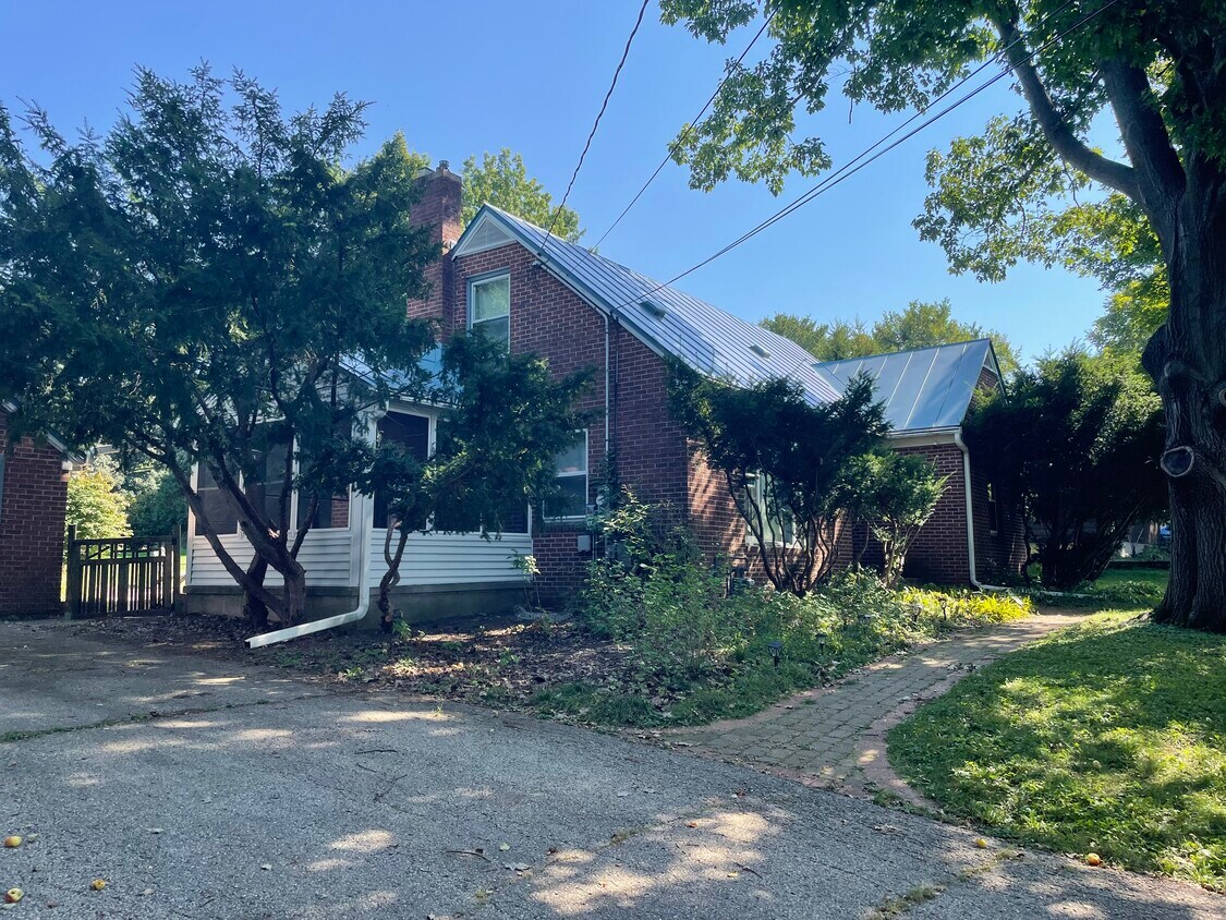 Foto principal - 4120 Jerome St
