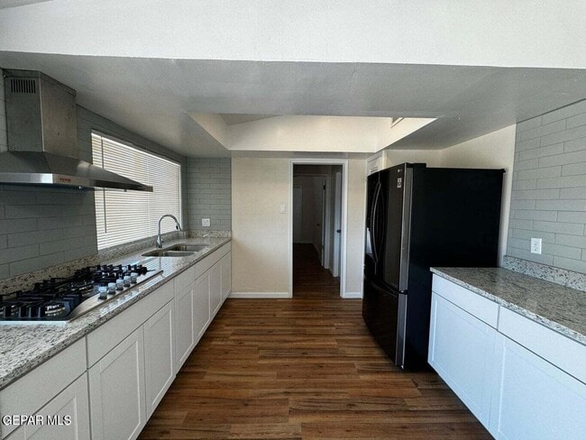 Building Photo - 7121 Alto Rey Ave