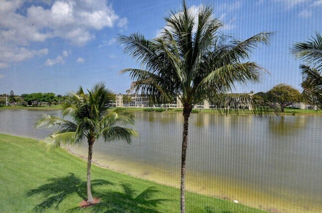 Foto del edificio - 3057 Yarmouth E