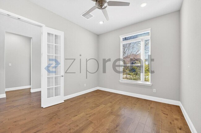 Foto del edificio - 7530 Sanctuary Dr