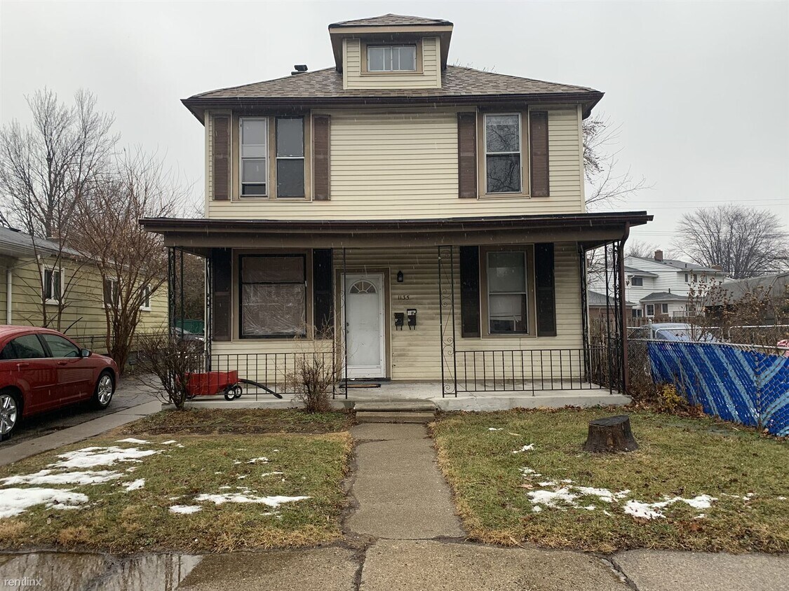 Primary Photo - 2 br, 1 bath Duplex - 1135 E Pearl Ave Upper