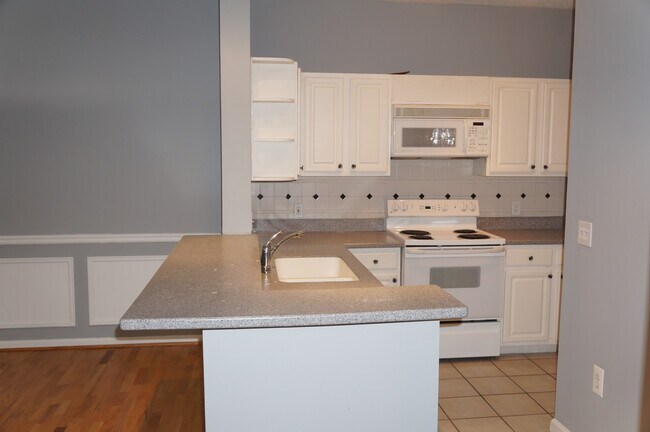 Foto del edificio - Rare 2 bed 2 bath condo located in The Tuscany