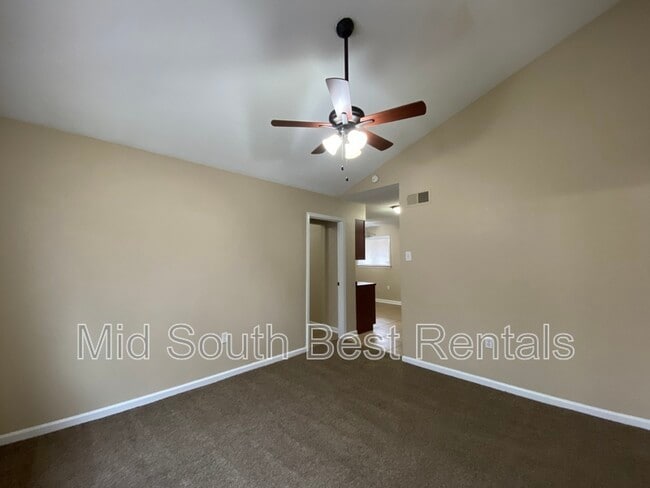 Building Photo - 4303 Shadcrest Cove