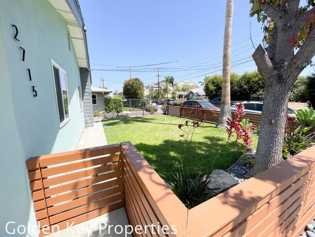 Building Photo - Remodeled 2 Bedroom with Private Yard in Prime Carlsbad Village!