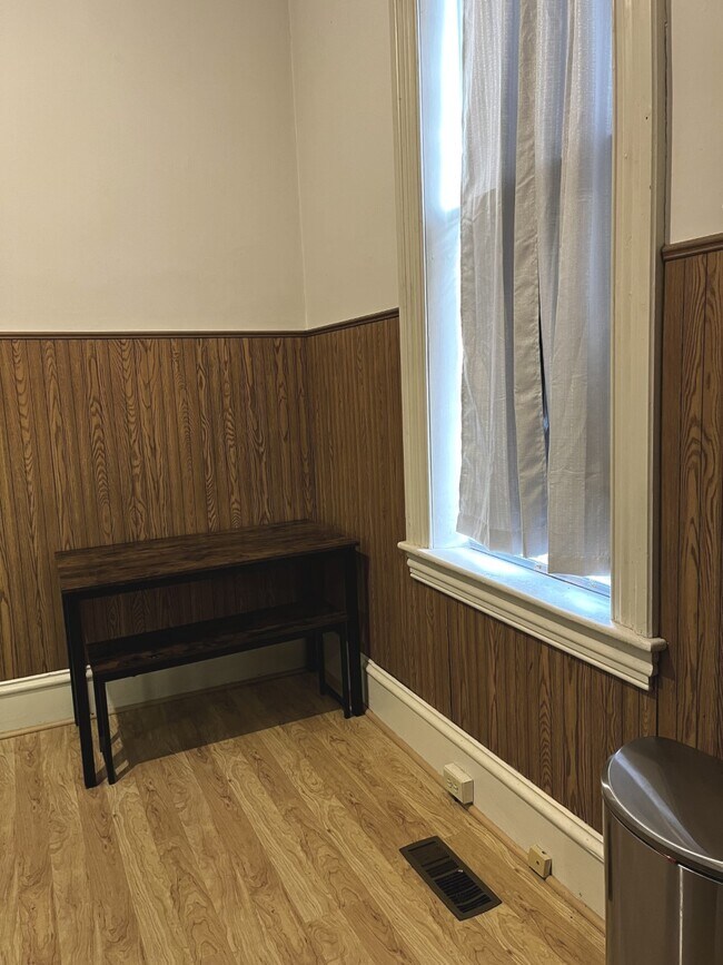 Kitchen - 32 N Richmond St