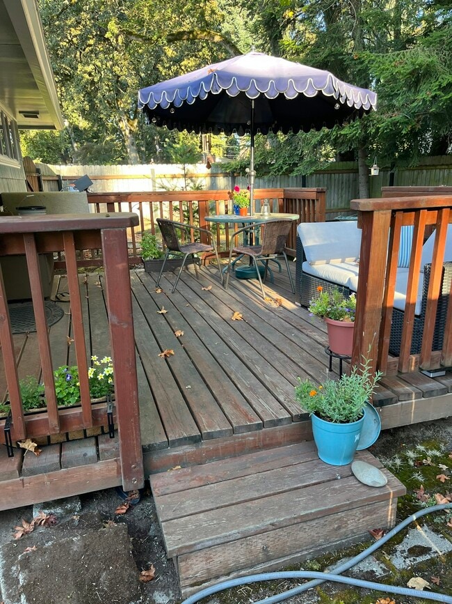 Building Photo - 1457 Ranchwood Dr